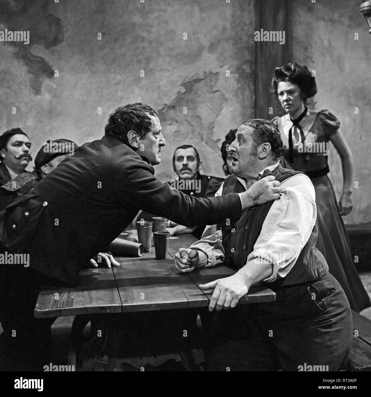 Wozzeck, Fernsehfilm, Deutschland 1972, Regie: Joachim Hess, Darsteller: Toni Blankenheim (links) Stock Photo