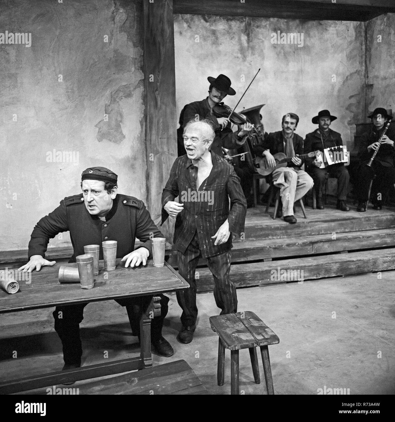 Wozzeck, Fernsehfilm, Deutschland 1972, Regie: Joachim Hess, Darsteller: Toni Blankenheim (links), Kurt Marschner Stock Photo