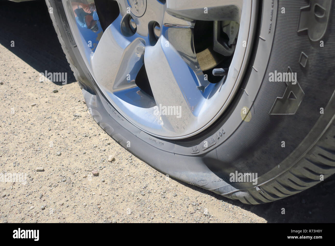 Car stuck in desert hires stock photography and images Alamy