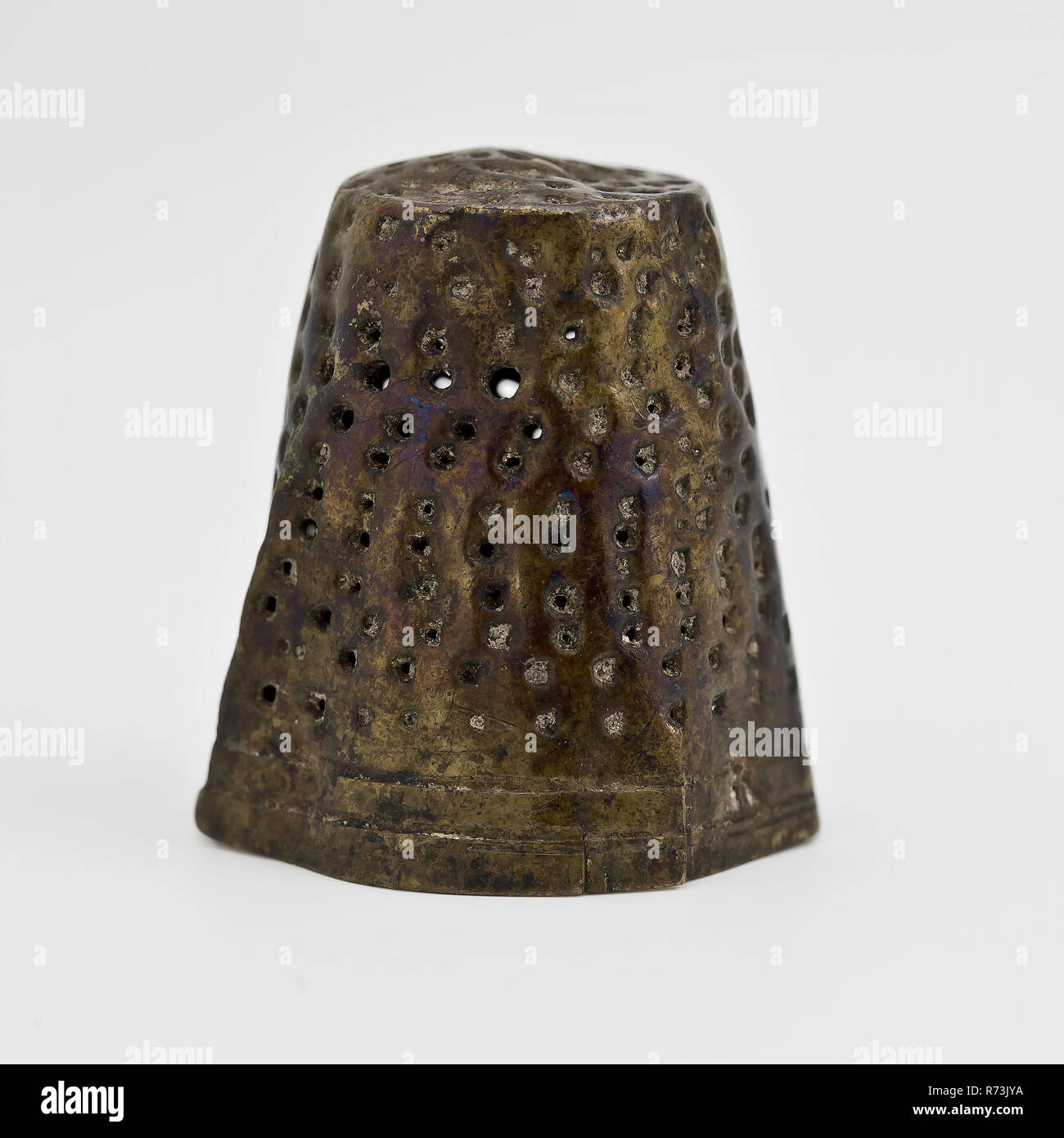 Copper pressed thimble, thimble sewing machine soil find copper brass metal, pressed Copper