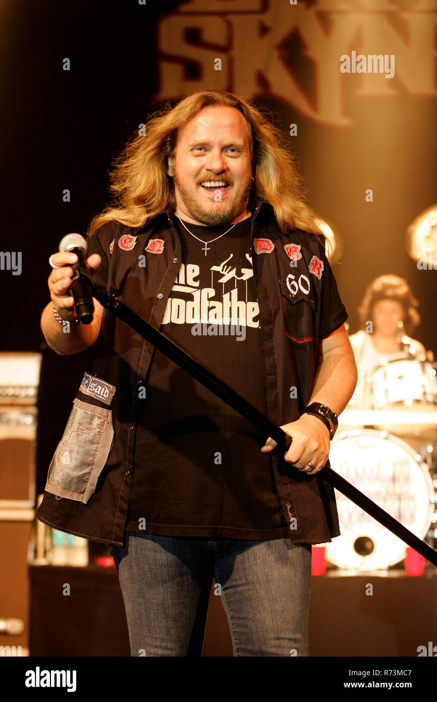 Johnny Van Zant of Lynyrd Skynyrd performs in concert at the Pompano Beach  Amphitheater in Pompano Beach, Florida on April 14, 2007 Stock Photo - Alamy