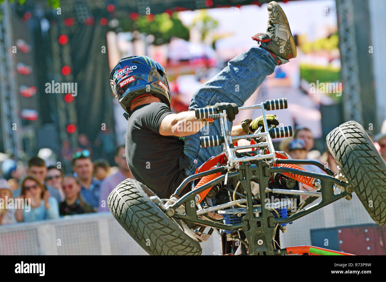 Hyperactive Stunt Dangerous driving stunts hi-res stock photography and images - Alamy