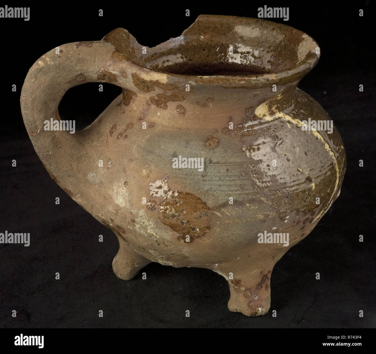 Pottery Cooking Jug Grape Model Decorated In Sludge Technology