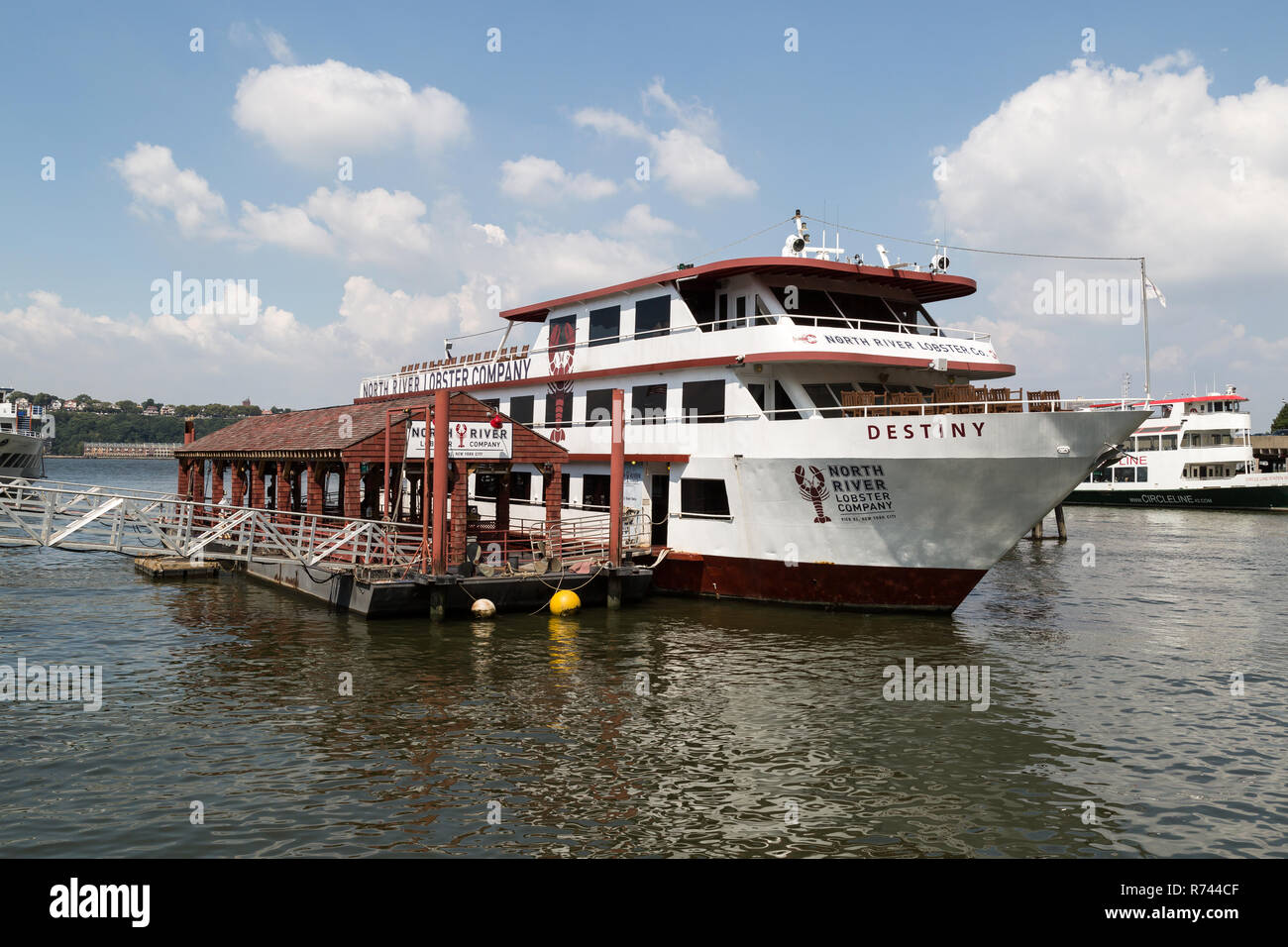 Lobster Restaurant on the Hudson River, New York Stock Photo Alamy