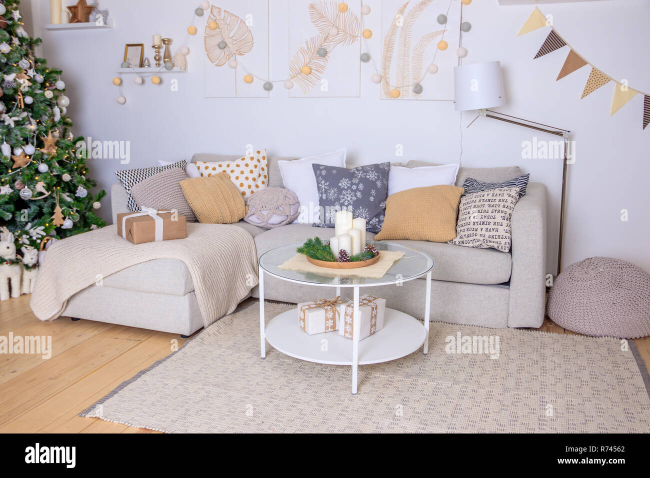 New Year S Atmosphere In The Bright Living Room Room Decoration