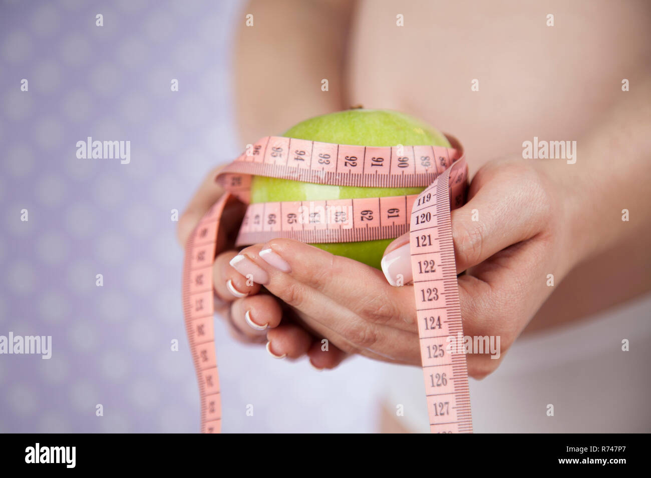 Apple, Pregnancy woman, healthy lifestyle concept Stock Photo Alamy
