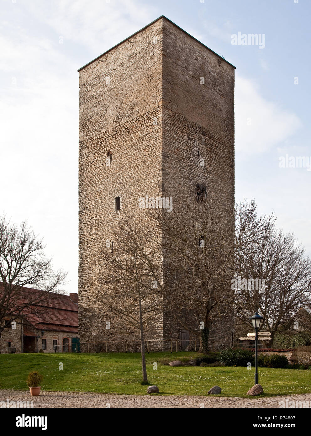 Wanzleben bei Magdeburg, Burg, Bergfried, erbaut im frühen 13. Jhd. Stock Photo