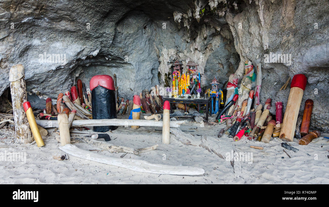 Phra Nang Princess Cave, Railay Beach, Thailand Stock Photo