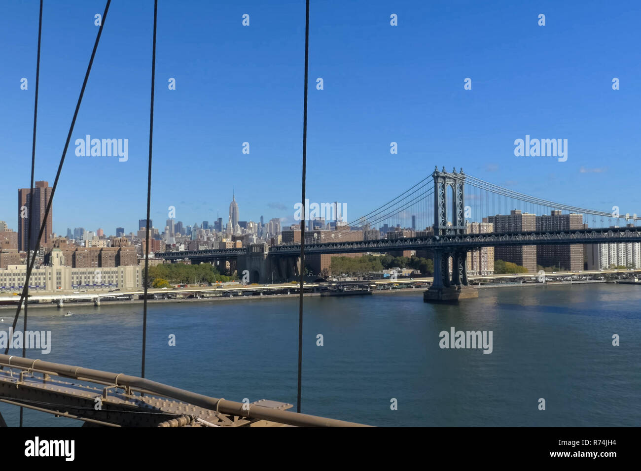 Rainy day brooklyn bridge hi-res stock photography and images - Alamy