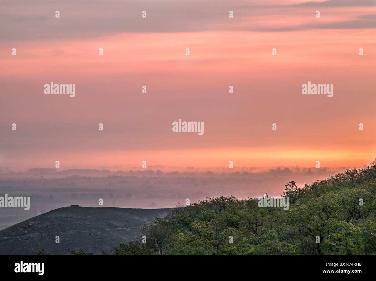 Covered end the valley hi-res stock photography and images - Alamy