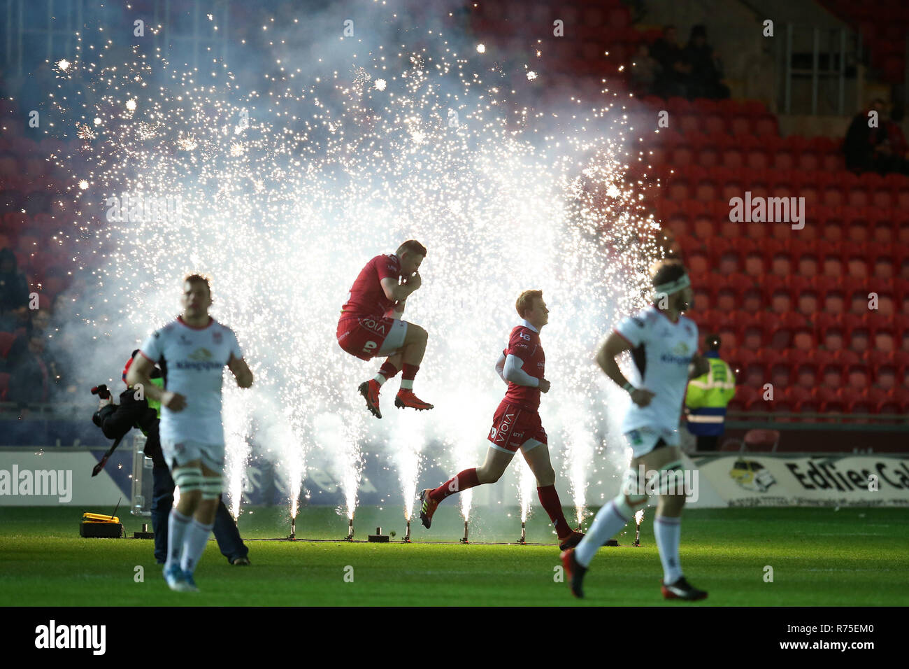 Llanelli Uk 07th Dec 2018 Steffan Evans Of Scarlets