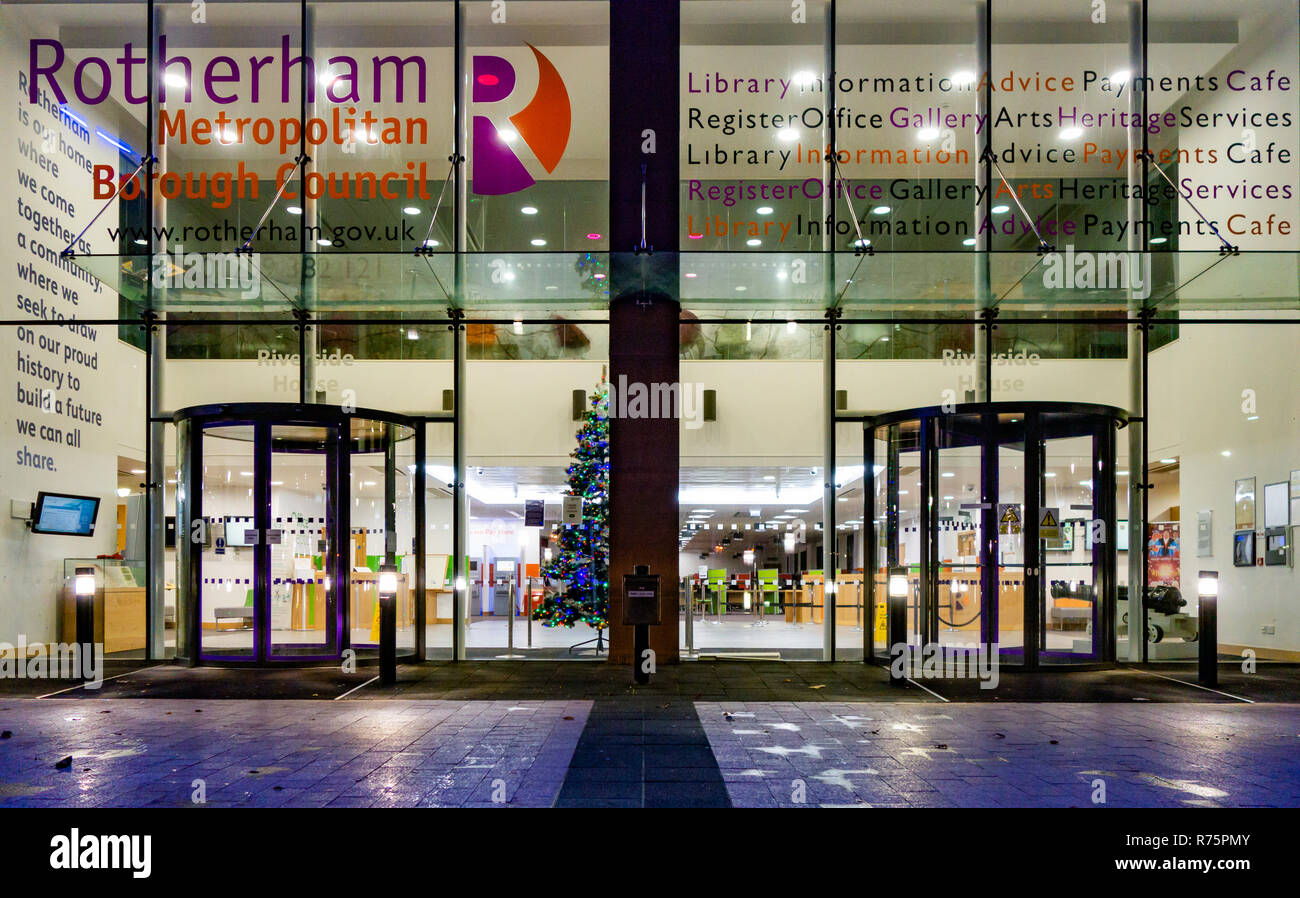 Office Foyer At Rotherham Metropolitan Borough Council S Government Office At Riverside House Main St Rotherham England Photographed At Night Stock Photo Alamy