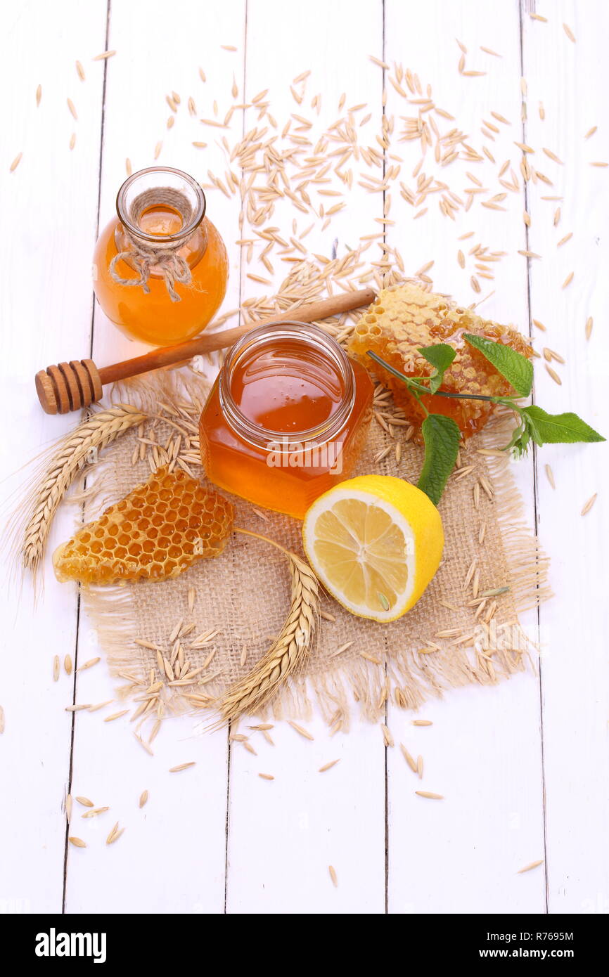 Tea with mint and honey in a mug Stock Photo Alamy