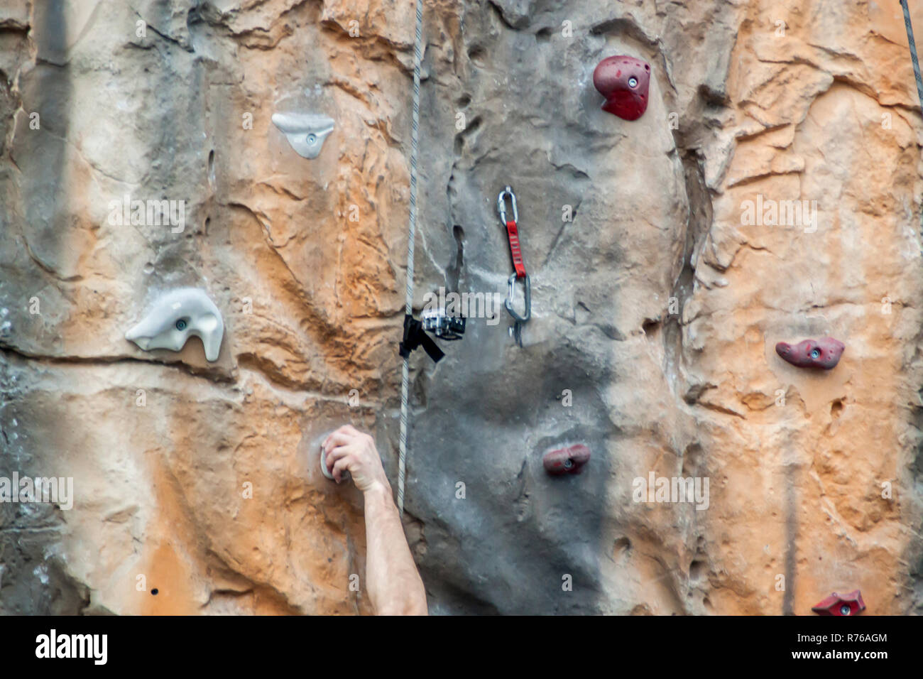 Hand gripping rope hires stock photography and images Alamy