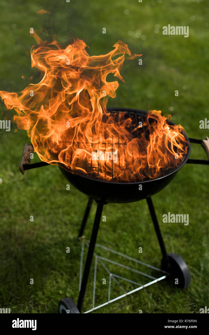 Grill on the garden, barbecue and fire background Stock Photo - Alamy