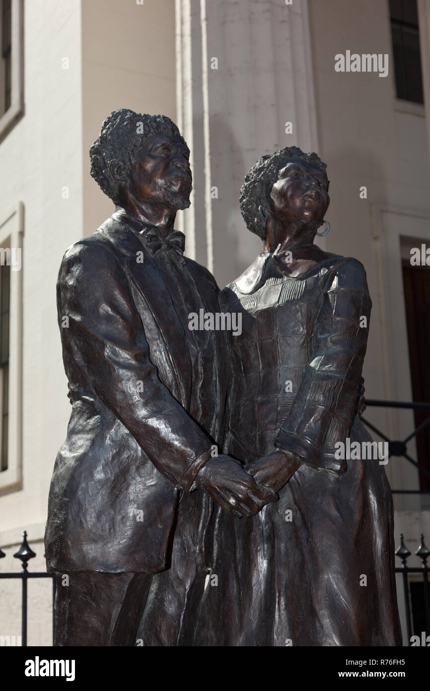 Dred and Harriet Scott Memorial statue at Old Courthouse in Saint Louis, MO Stock Photo