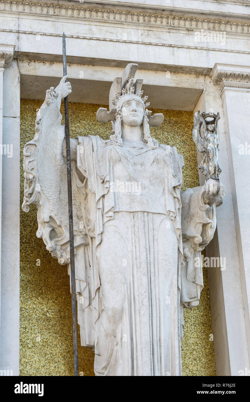 Victorian marble statue hi-res stock photography and images - Alamy
