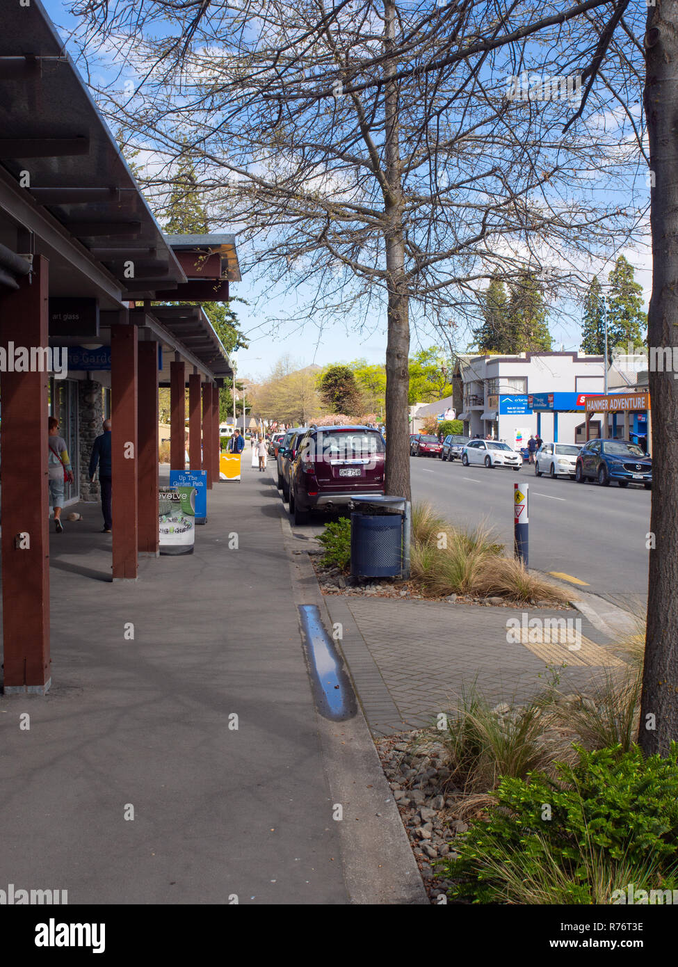 Shops footpath hires stock photography and images Alamy