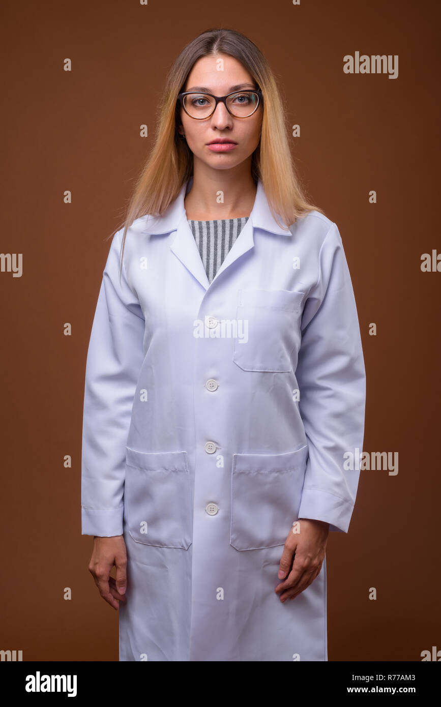 Woman lab coat hi-res stock photography and images - Alamy