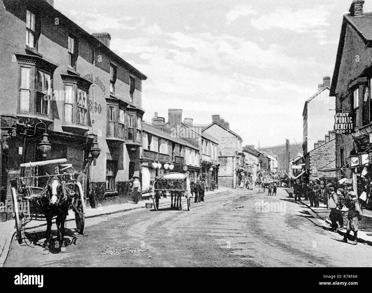 Oxford Street, Mountain Ash Stock Photo Alamy