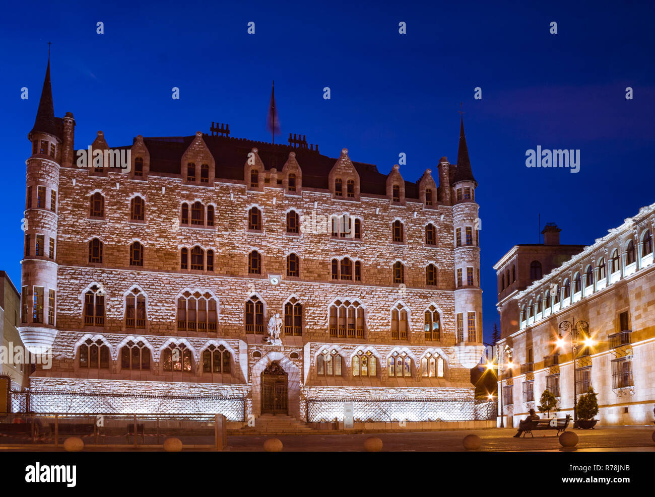 Casa botines by Antoni Gaudi architect in 1894. Modernism or Art Deco  style. Leon, Spain Stock Photo - Alamy