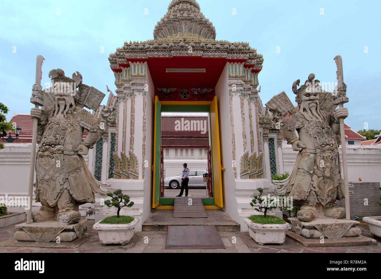 Wat Pho - Temple of the Reclining Buddha, its official name is Wat Phra Chetuphon Vimolmangklararm Rajwaramahaviharn, Phra Nakhon district, Bangkok, T Stock Photo