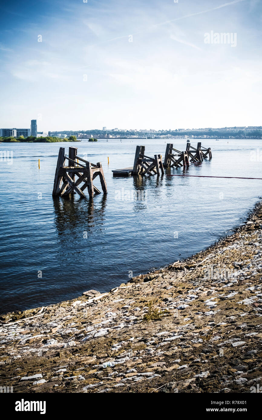 Interesting remains of old docks in Cardiff Bay : r/Cardiff