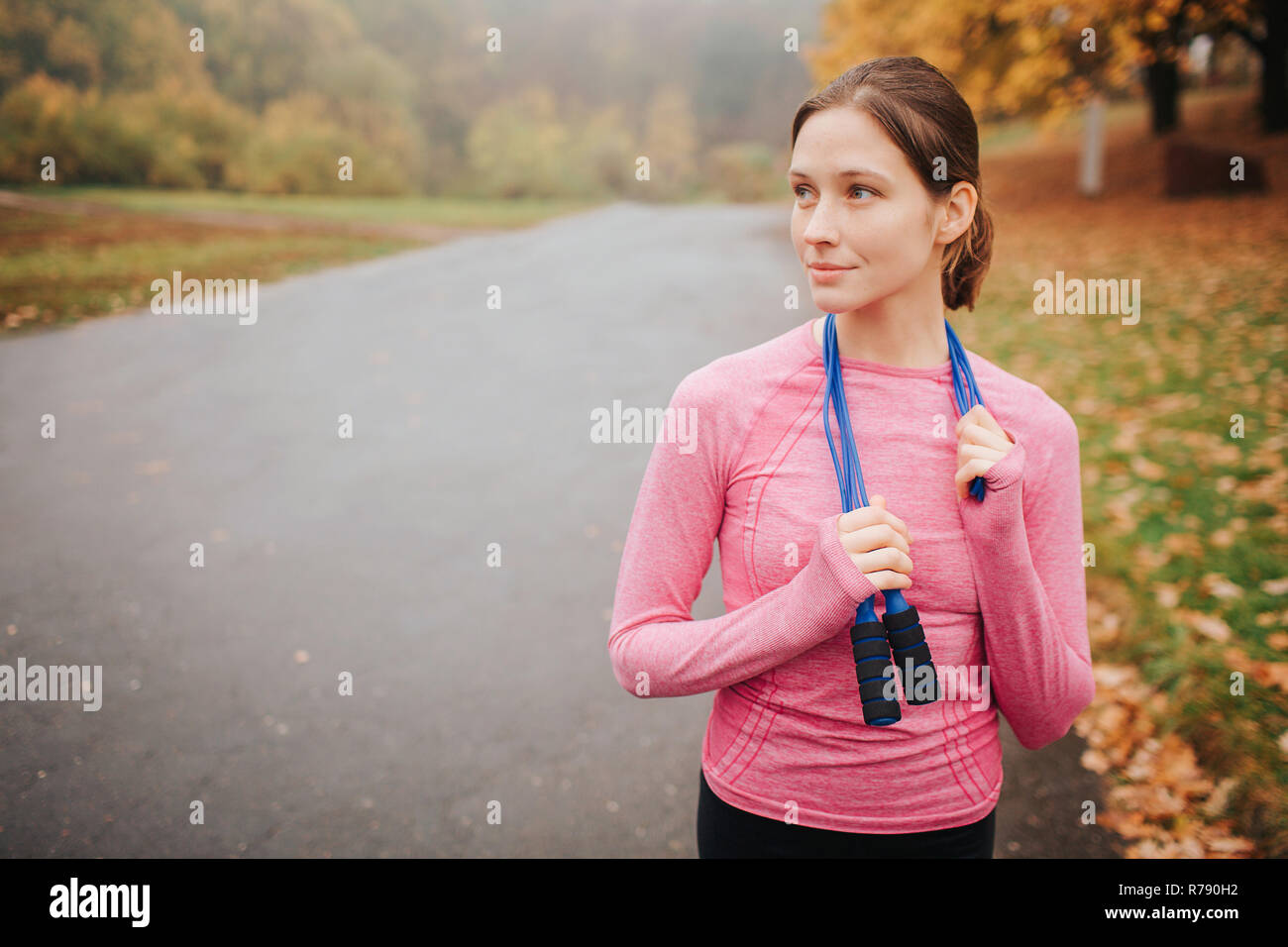 она мужчина фильм 2006 аманда. She around. She is around. счастливые отношения фото. She is around.