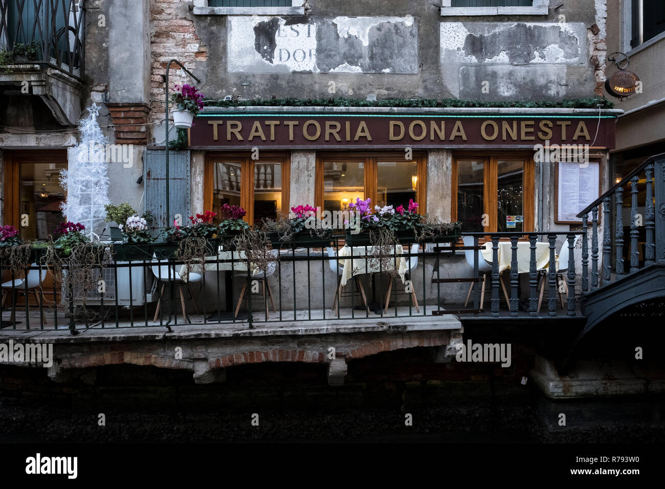 Venice, Portugal - 9 December 2017: Side view of Trattoria Dona Onesta Stock Photo