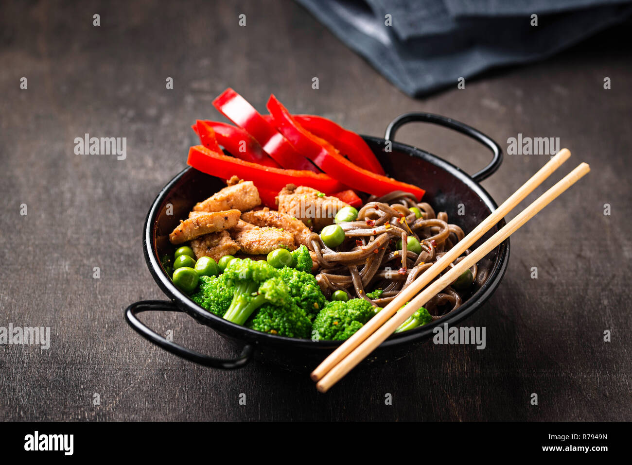Beef stir fry sauce hires stock photography and images Alamy