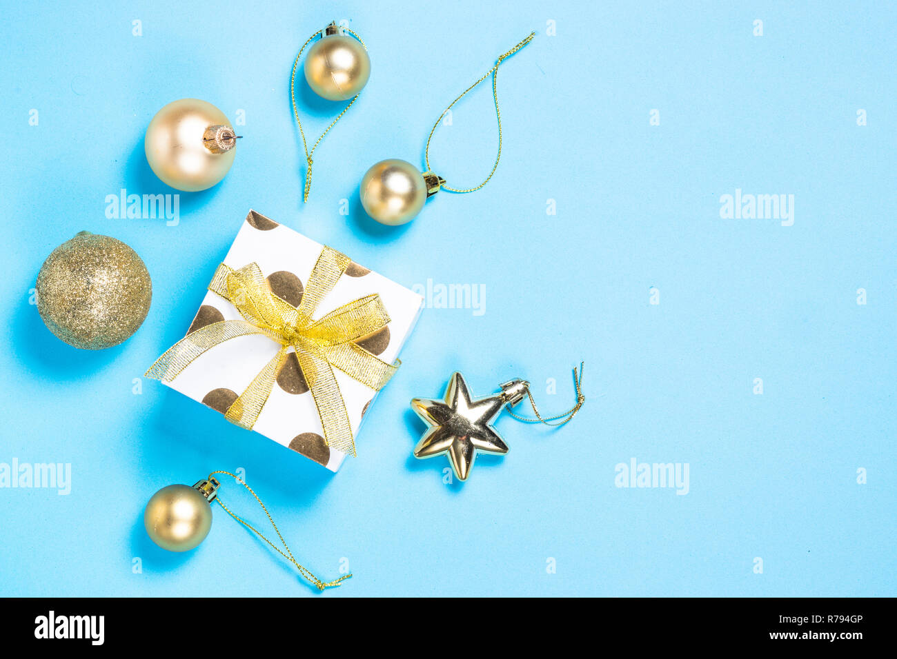 Gold decorations hi-res stock photography and images - Alamy