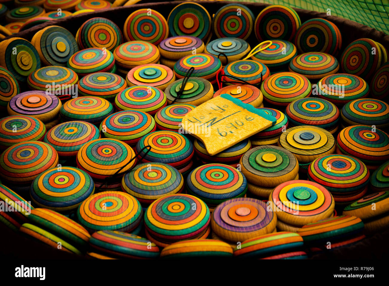 Yo yos hires stock photography and images Alamy