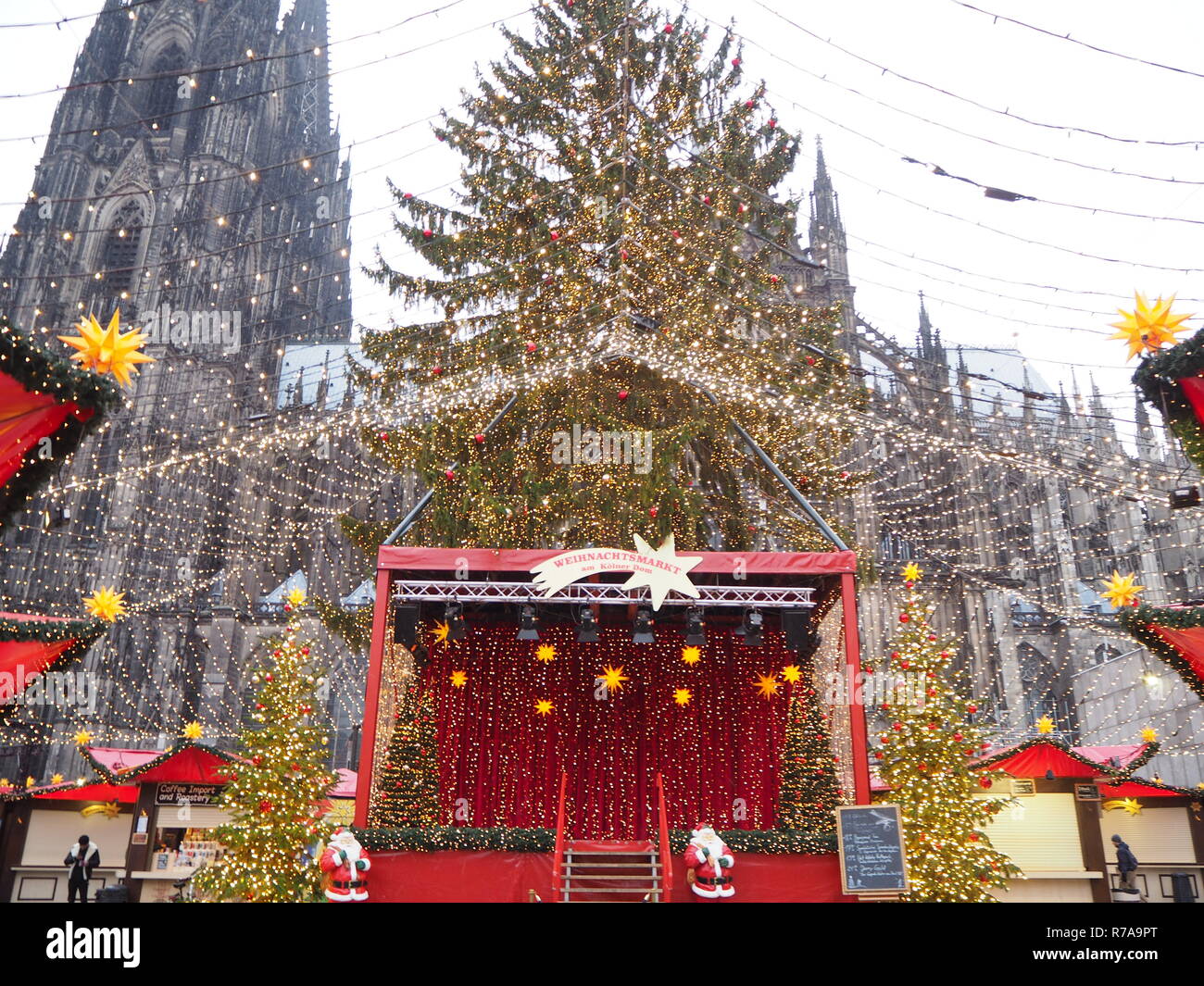 Christmas market stalls and shopping in Cologne, Germany Stock Photo ...