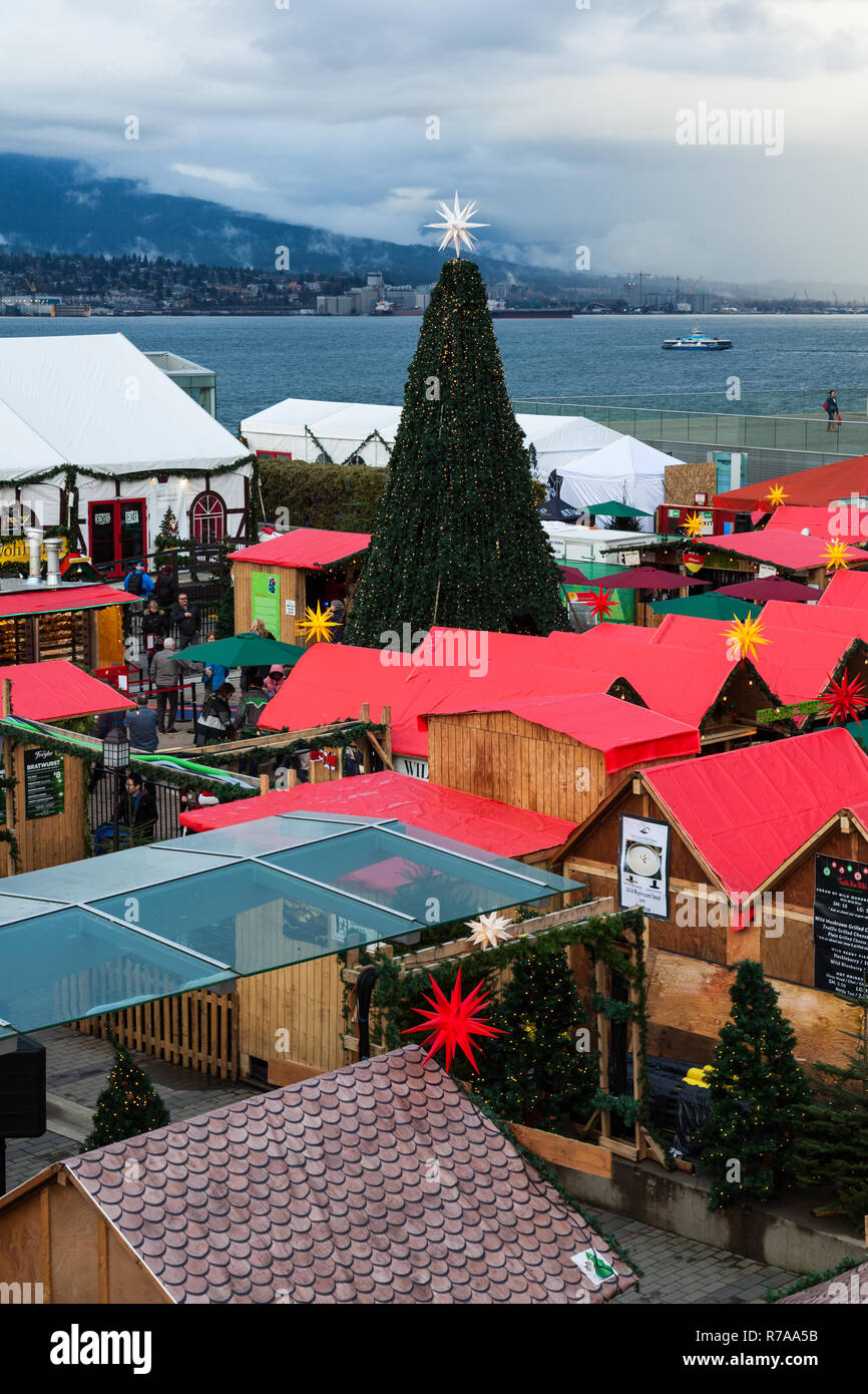 Christmas Market Stalls On The Vancouver Waterfront Stock Photo - Alamy