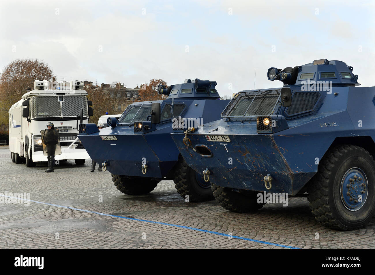 Armoured vanguard vehicle of anti-riot police - Demonstration of the Yellow  Vests on the Champs-Elysées, on saturday 8th of december in Paris, France  Credit: Frédéric VIELCANET/Alamy Live News Stock Photo - Alamy