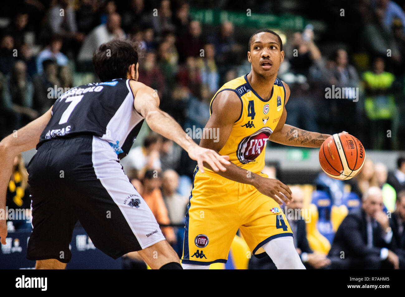 Foto LaPresse - Alberto Gandolfo 8-12-2018 Torino - Italia Sport Pallacanestro
Fiat Torino vs Aquila Basket Trento
Lega Basket Serie A 2018/2019 Nella foto: Carr
 Photo LaPresse - Alberto Gandolfo 8-12–2018 Torino - Italy Sport Basketball Fiat Torino vs Aquila Basket Trento
Italian Basketball Championship League 2018/2019
In the pic: Carr Stock Photo