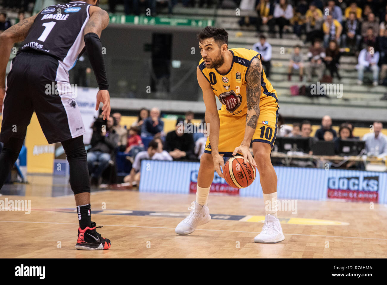 Italian basketball championship hi-res stock photography and images - Alamy