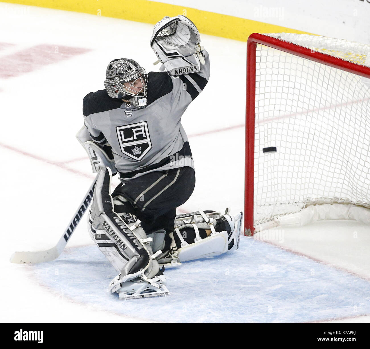 Los Angeles, California, USA. 8th Dec, 2018. Los Angeles Kings goalie Jonathan  Quick (32) makes save on a shot by Vegas Golden Knights during a 2018-2019  NHL hockey game in Los Angeles,