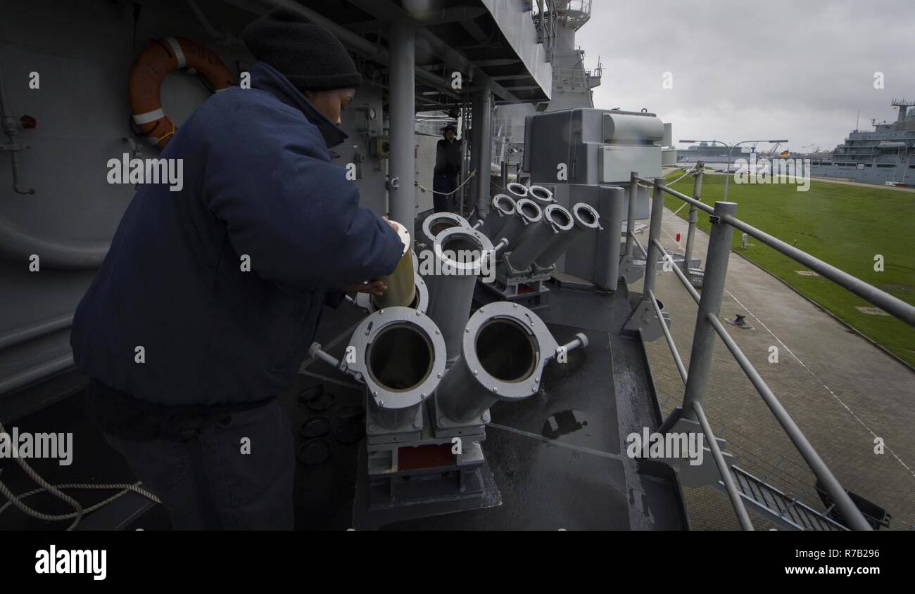 Alex decoy launching system hires stock photography and images Alamy