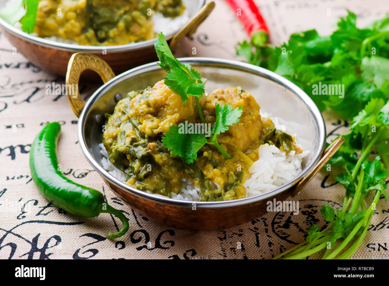 Spinach curry hires stock photography and images Alamy