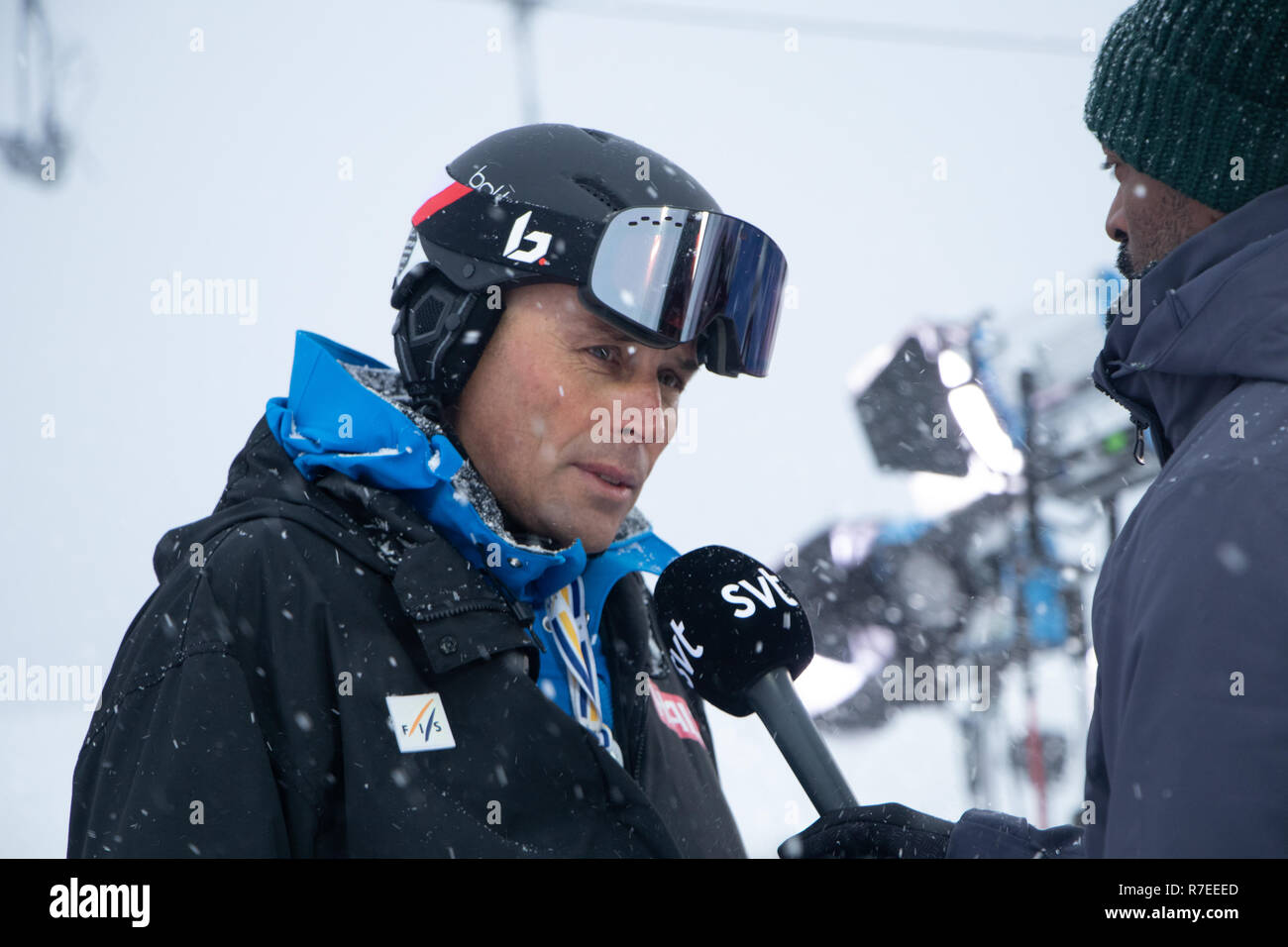 09 December 2018, Val d'Isère France. Markus Waldner of the FIS Alpine Skiing  Ski World Cup Federation talks about the cancellation of the slalom race  Stock Photo - Alamy