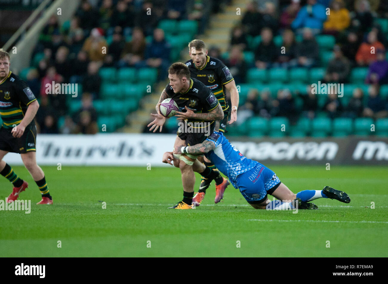 Northampton, UK. 8th December 2018. Teimana Harrison of Northampton Saints runs with the ball during the European Rugby Challenge Cup match between Northampton Saints and Dragons. Andrew Taylor/Alamy Live News Stock Photo
