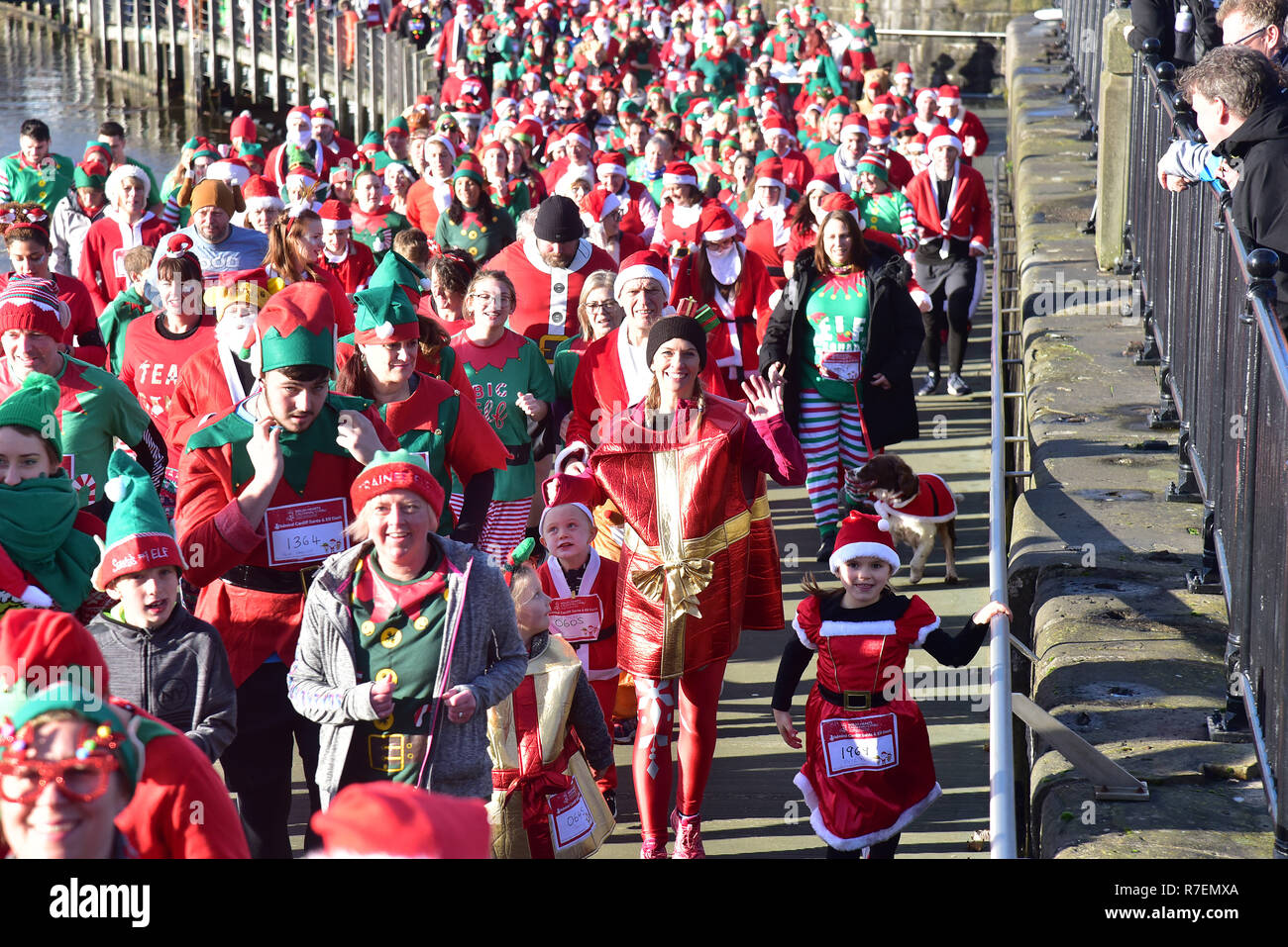 Admiral Cardiff 2018 Santa and Elf Run in aid of the Welsh Hearts ...