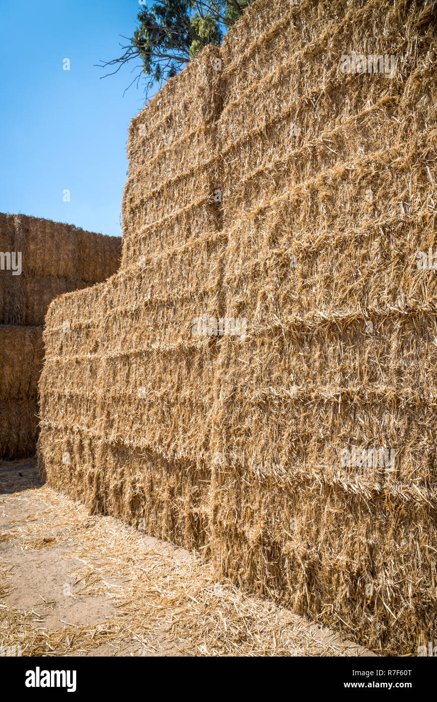 Haystack stack dry grass hi-res stock photography and images - Alamy
