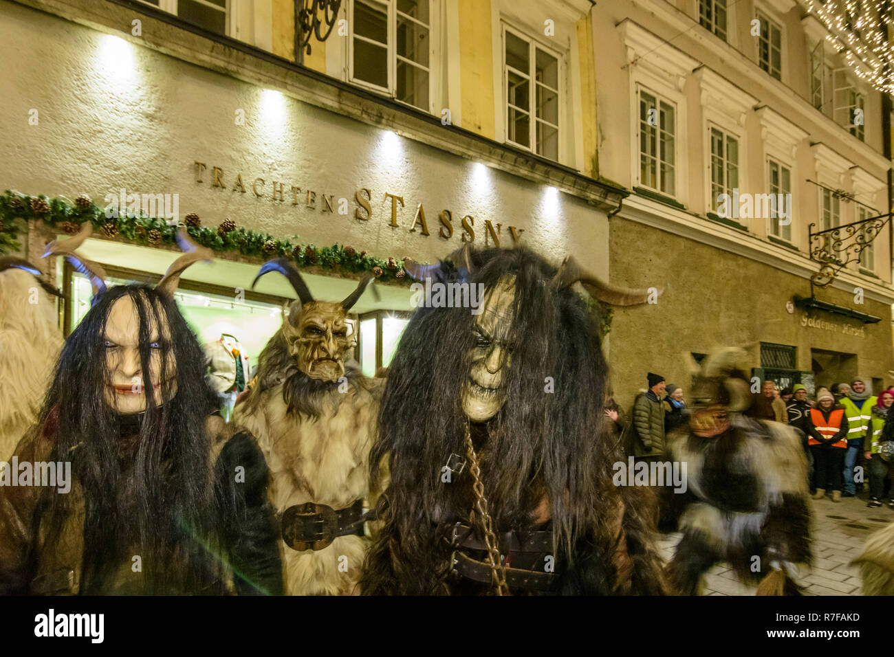 Salzburg Krampuslauf (KrampusLauf, Perchtenlauf, Krampus run, mask