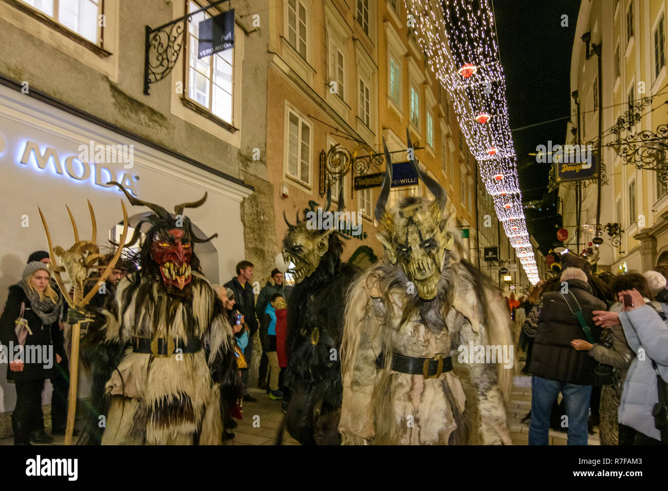 Salzburg Krampuslauf (KrampusLauf, Perchtenlauf, Krampus run, mask