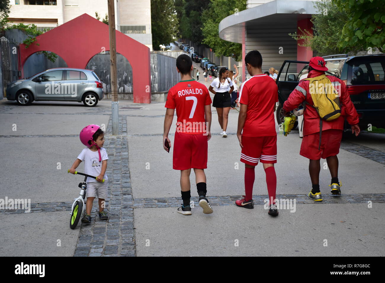 Mexican standoff hi-res stock photography and images - Alamy