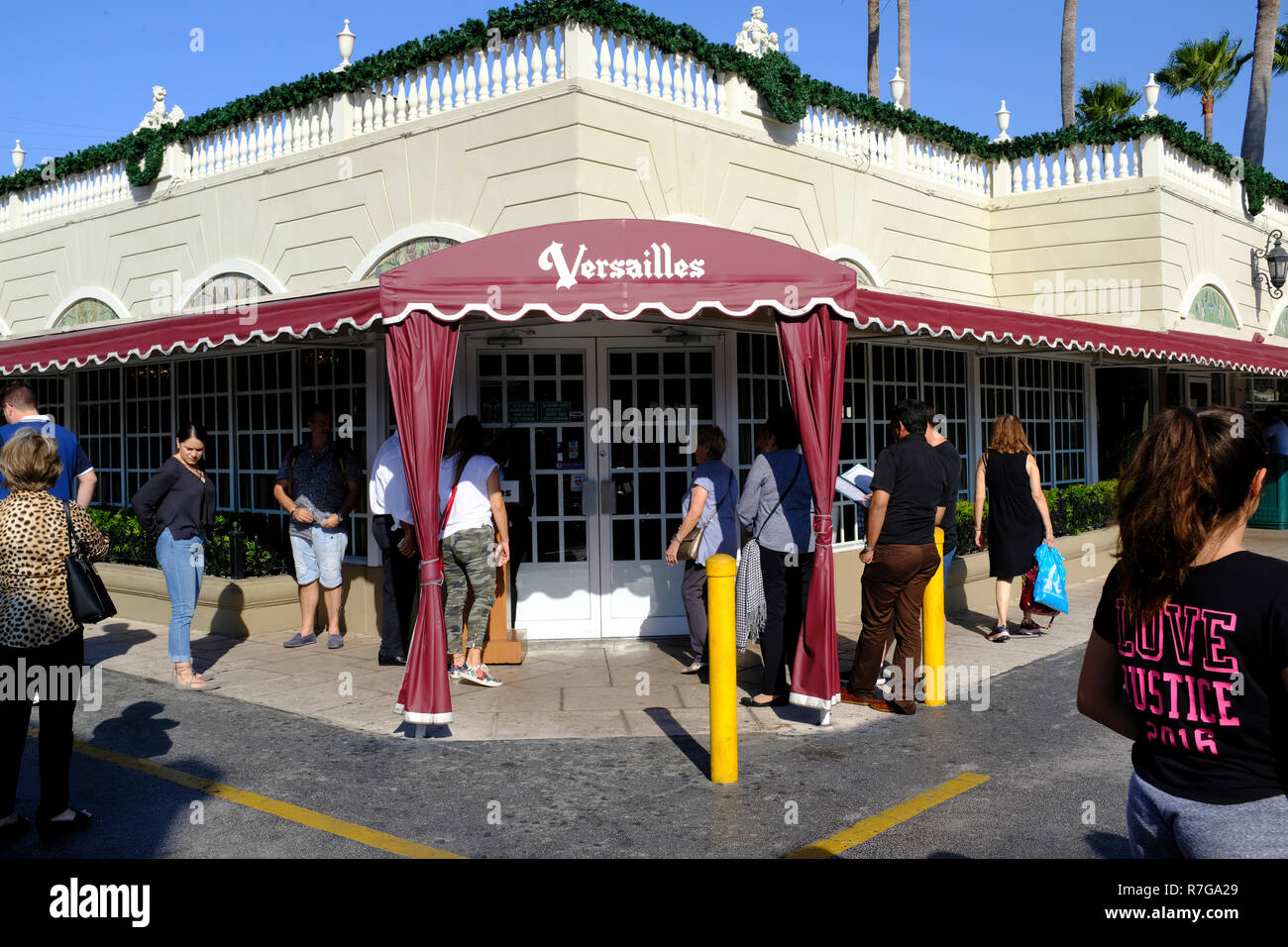 Customers waiting outside of Versailles Restaurant in Miami Stock Photo