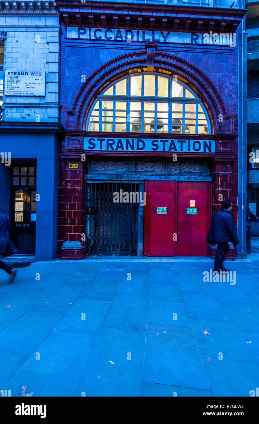 Aldwych tube station hi-res stock photography and images - Alamy