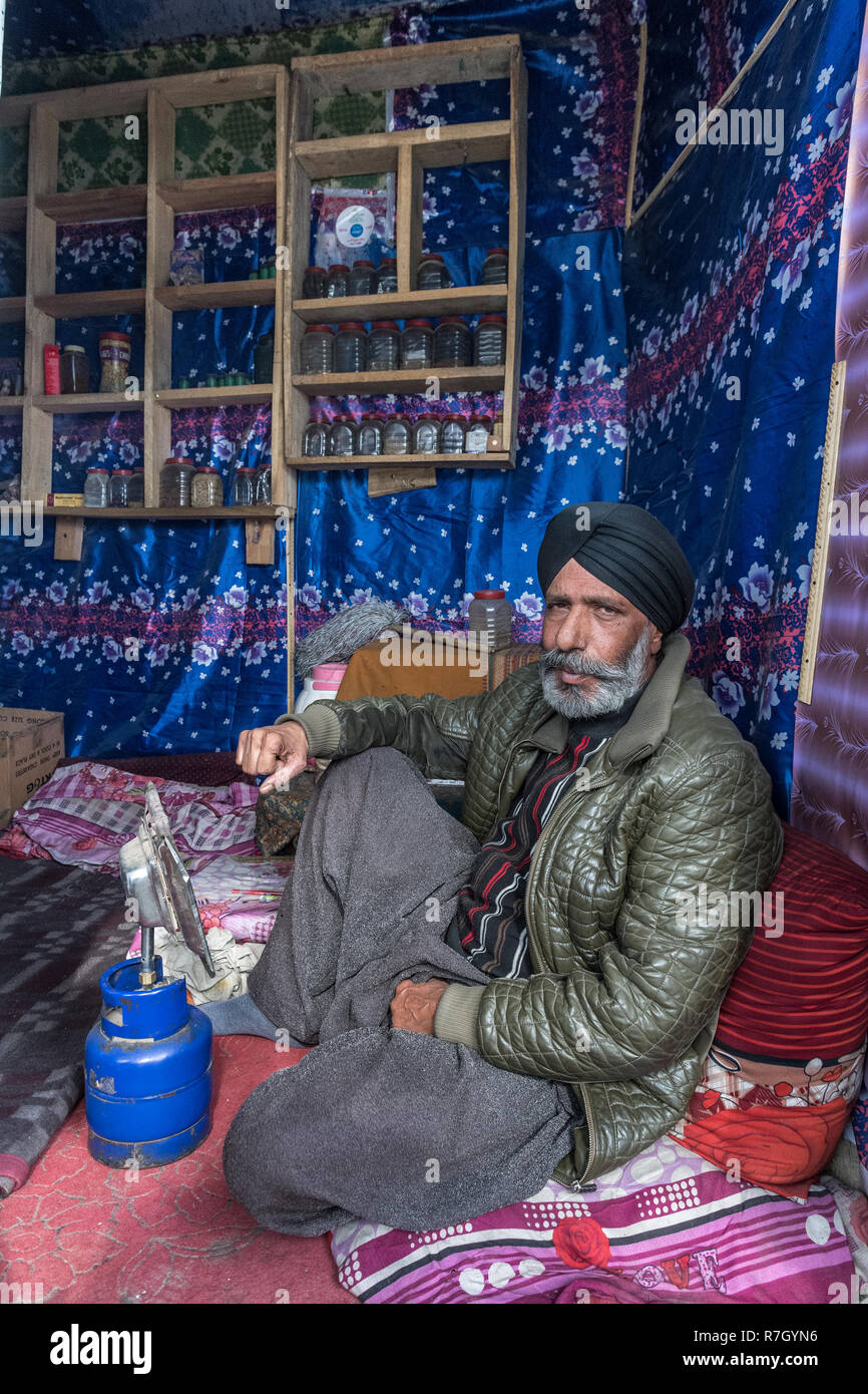 Traditional Street Doctor, Kabul, Kabul Province, Afghanistan Stock Photo